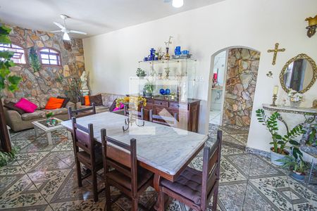 sala de casa à venda com 2 quartos, 168m² em Jardim Guanabara, Belo Horizonte