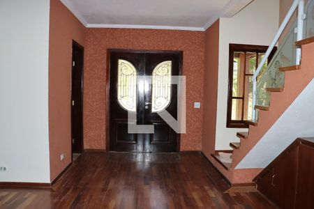 Sala de casa de condomínio para alugar com 5 quartos, 330m² em Jardim Indaia, Embu das Artes