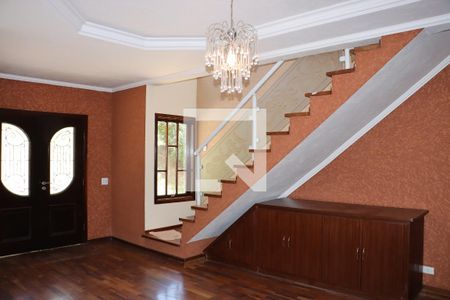 Sala de casa de condomínio para alugar com 5 quartos, 330m² em Jardim Indaia, Embu das Artes