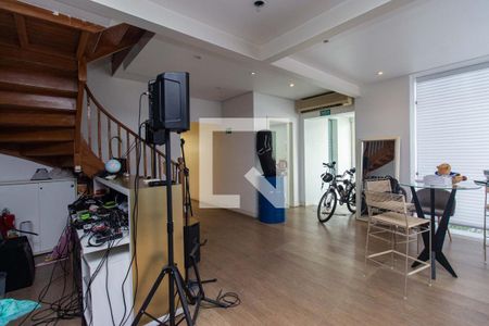 Sala de casa à venda com 4 quartos, 213m² em Vila Mariana, São Paulo