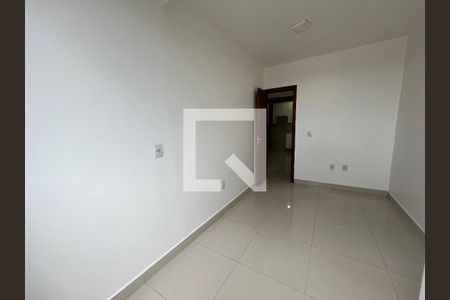 Quarto 1 de apartamento para alugar com 2 quartos, 55m² em Qe 40, Brasília