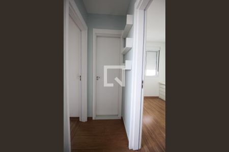 Corredor de apartamento para alugar com 2 quartos, 47m² em Jardim Monte Alegre, Taboão da Serra