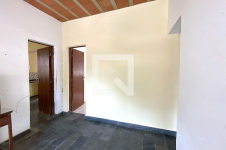 Sala de casa para alugar com 3 quartos, 392m² em Floresta, Belo Horizonte