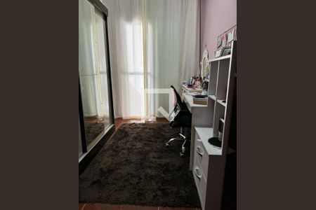 Casa à venda com 3 quartos, 109m² em Jardim do Estádio, Santo André