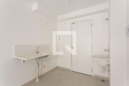 Sala/Cozinha de apartamento para alugar com 1 quarto, 27m² em Guaiauna, São Paulo