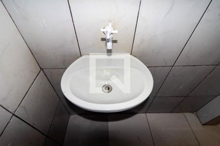 Banheiro de casa para alugar com 1 quarto, 20m² em Vila Rica, São Paulo