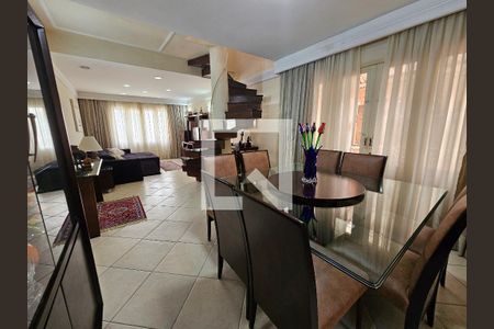 Sala de casa à venda com 3 quartos, 215m² em Jardim Aeroporto, São Paulo