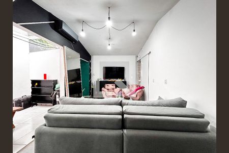 Sala de casa à venda com 3 quartos, 196m² em Chácara Flora, São Paulo