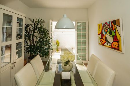 Casa à venda com 3 quartos, 120m² em Castelo, Belo Horizonte