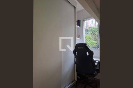 Quarto 2 de apartamento para alugar com 2 quartos, 45m² em Jardim Maria Rosa, Taboão da Serra