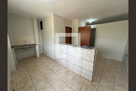 Sala e cozinha  de apartamento para alugar com 1 quarto, 60m² em Eqnn 5/7, Brasília