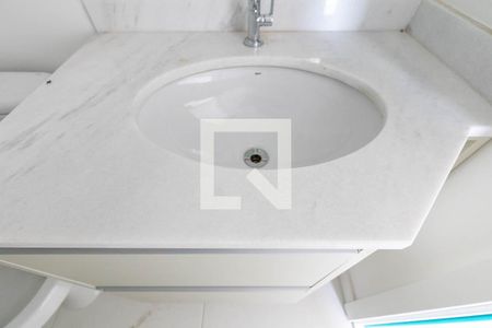 Banheiro de kitnet/studio para alugar com 1 quarto, 25m² em República, São Paulo