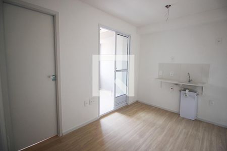 Sala e Cozinha de apartamento para alugar com 2 quartos, 31m² em Vila Plana, São Paulo
