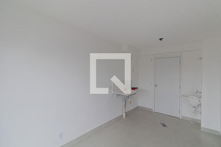 Sala/Cozinha/Área de Serviço  de apartamento para alugar com 2 quartos, 35m² em Vila Carmosina, São Paulo