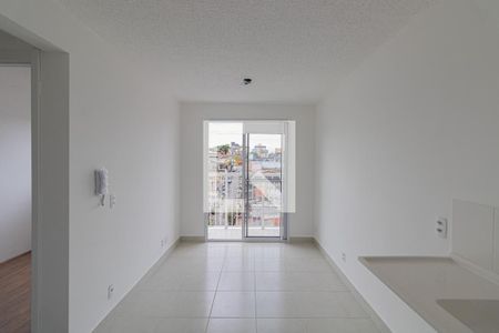 Sala/Cozinha/Área de Serviço  de apartamento para alugar com 2 quartos, 35m² em Vila Carmosina, São Paulo