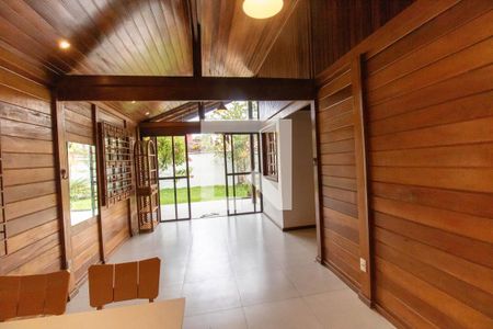 Sala de casa à venda com 3 quartos, 200m² em Piratininga, Niterói