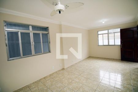 Sala de casa para alugar com 5 quartos, 206m² em Vila Kosmos, Rio de Janeiro