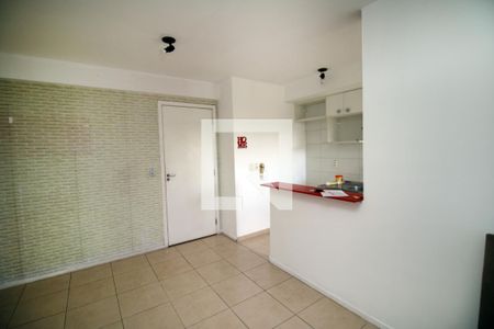 Sala de apartamento para alugar com 2 quartos, 35m² em Del Castilho, Rio de Janeiro