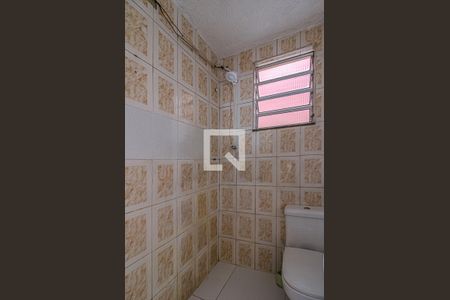 banheiro social_2 de casa para alugar com 1 quarto, 35m² em Jardim Vergueiro, São Paulo
