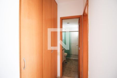 Corredor de apartamento para alugar com 1 quarto, 45m² em Vila Nova Conceição, São Paulo