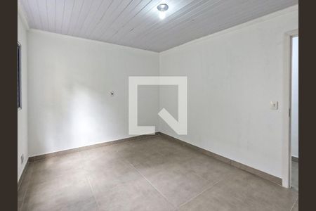 Quarto de casa para alugar com 1 quarto, 60m² em Jardim Monjolo, São Paulo