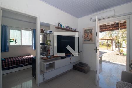 Sala de casa à venda com 4 quartos, 134m² em Vila Nova, Porto Alegre