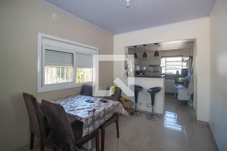 Sala de casa à venda com 4 quartos, 134m² em Vila Nova, Porto Alegre