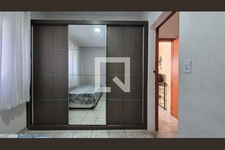 Quarto de casa para alugar com 2 quartos, 132m² em Parque Oratório, Santo André
