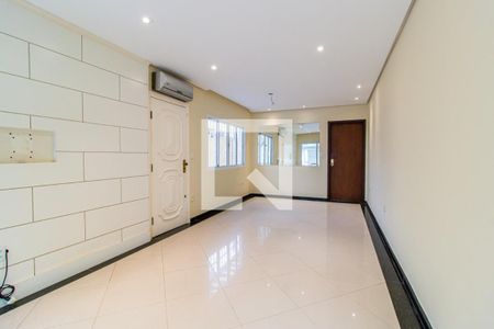 Casa à venda com 3 quartos, 220m² em Jardim Caravelas, São Paulo