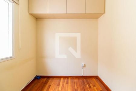 Casa à venda com 3 quartos, 220m² em Jardim Caravelas, São Paulo