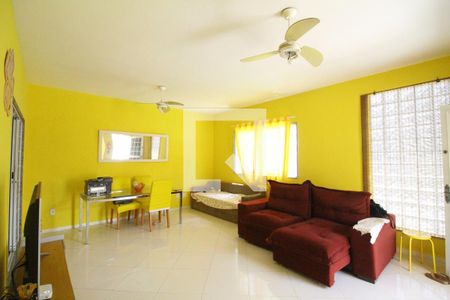 Sala de casa de condomínio para alugar com 2 quartos, 260m² em Freguesia (jacarepaguá), Rio de Janeiro
