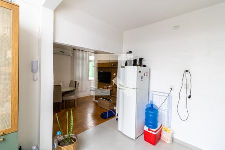Cozinha de apartamento à venda com 2 quartos, 53m² em Santana, Porto Alegre