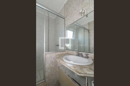 Banheiro da Suíte de casa de condomínio à venda com 3 quartos, 167m² em Vila Jardim, Porto Alegre