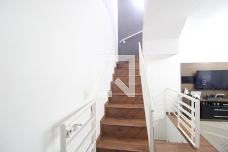 Escada de casa de condomínio à venda com 3 quartos, 170m² em Vila Sofia, São Paulo
