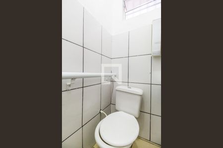 Banheiro Social de casa para alugar com 1 quarto, 34m² em Jardim dos Camargos, Barueri