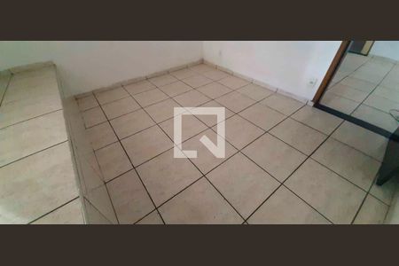 Casa para alugar com 2 quartos, 20m² em Jardim Roberto, Osasco
