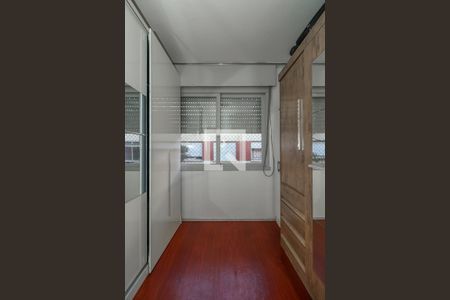 Quarto 2 de apartamento para alugar com 2 quartos, 75m² em Jardim Dona Leopoldina, Porto Alegre