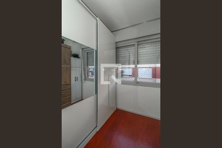 Quarto 2 de apartamento para alugar com 2 quartos, 75m² em Jardim Dona Leopoldina, Porto Alegre