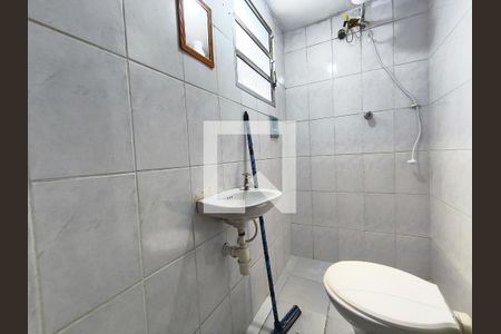 Banheiro de casa para alugar com 1 quarto, 30m² em Jardim da Gloria, São Paulo