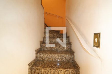 Escada de casa de condomínio para alugar com 3 quartos, 87m² em Vila Metalúrgica, Santo André