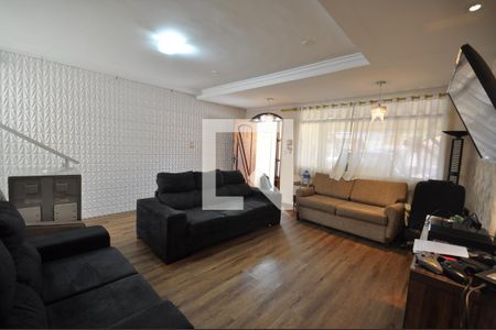 Sala de casa à venda com 5 quartos, 250m² em Vila Mazzei, São Paulo
