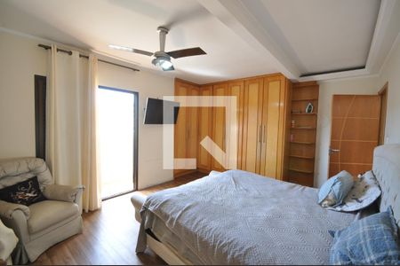Quarto Suíte 1 de casa à venda com 5 quartos, 250m² em Vila Mazzei, São Paulo