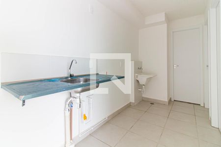 Sala/Cozinha de apartamento para alugar com 2 quartos, 34m² em Parque Industrial Tomas Edson, São Paulo