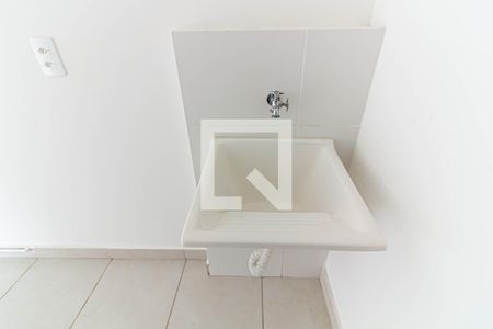 Sala / Cozinha de apartamento para alugar com 2 quartos, 34m² em Parque Industrial Tomas Edson, São Paulo