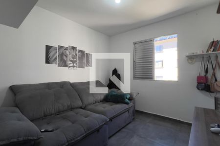 Sala 1 de apartamento para alugar com 2 quartos, 52m² em Jardim Valeria, Guarulhos