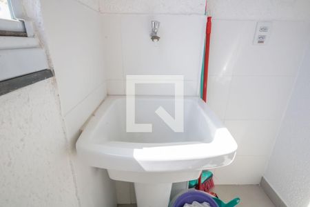 Sacada - Área de Serviço de apartamento para alugar com 2 quartos, 44m² em Quitaúna, Osasco