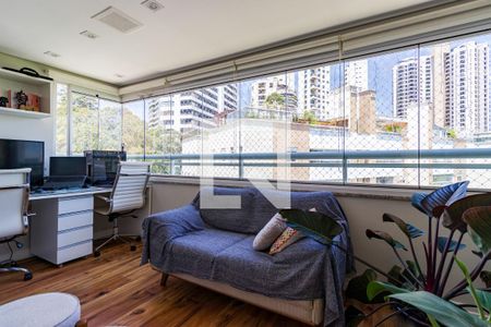 Apartamento para alugar com 3 quartos, 156m² em Vila Suzana, São Paulo