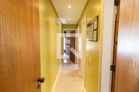 Corredor de apartamento à venda com 3 quartos, 105m² em Menino Deus, Porto Alegre