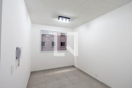 Sala de apartamento para alugar com 2 quartos, 33m² em Parque Industrial Tomas Edson, São Paulo