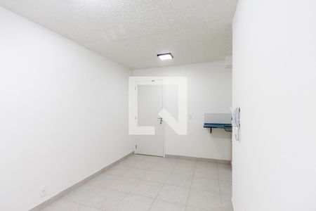 Sala/Cozinha de apartamento para alugar com 2 quartos, 33m² em Parque Industrial Tomas Edson, São Paulo